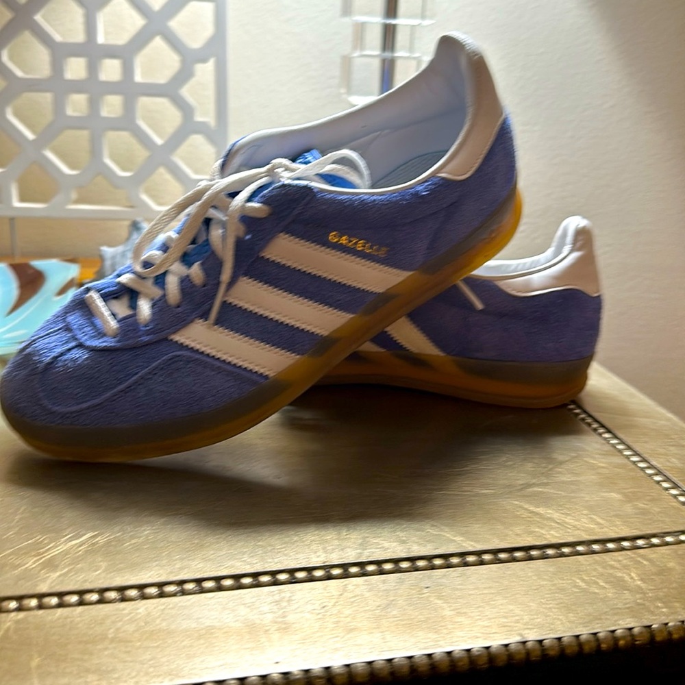 ADIDAS GAZELLE INDOOR W LIGHT BLUE WHITE STIPE - Picture 3 of 3
